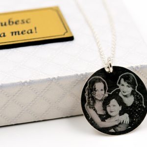 colier-argint-pandantiv-rotund-personalizat-gravura-foto