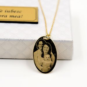 lantisor-argint-pandantiv-oval-personalizat-gravura-poza
