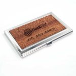 suport-carti-de-vizita-personalizat-lemn